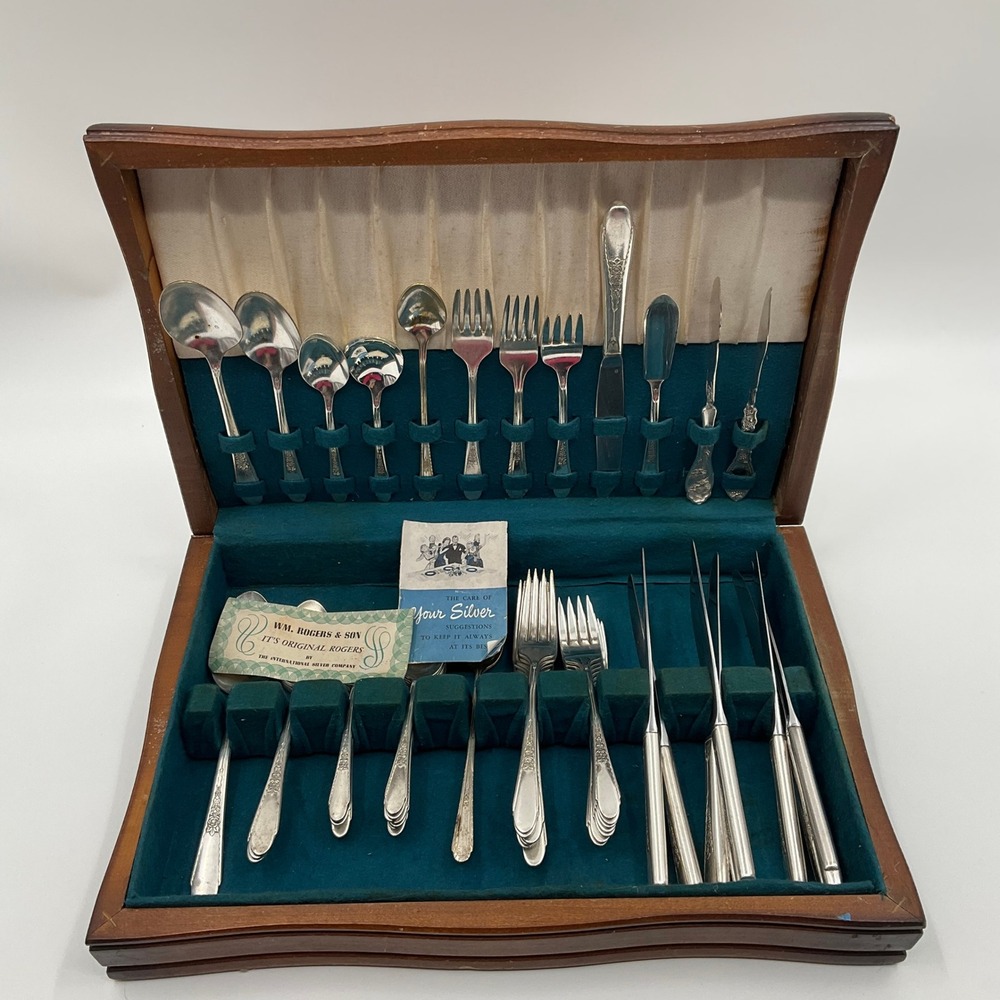 Vintage WM Rogers & Son Flatware RARE Gardenia Silverplate 52 Pc Art Deco Floral